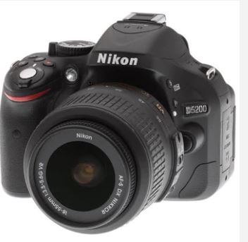 Nikon D5200 Digital SLR with 18-55mm VR II Compact Lens